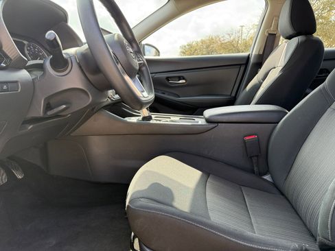 Used 2025 Nissan Sentra SV image 27