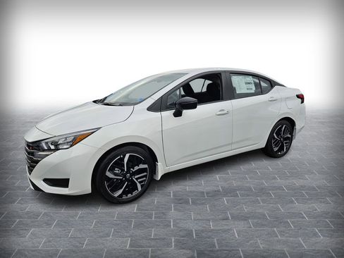 New 2025 Nissan Versa SR w/ Trunk Package image 2
