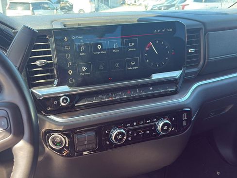 Used 2025 GMC Sierra 1500 SLT RWD image 10