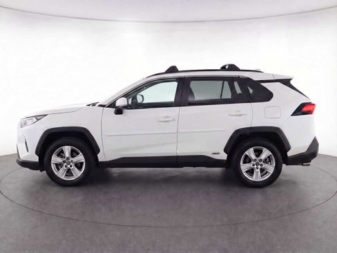 Used 2023 Toyota RAV4 XLE w/ Convenience Package image 5