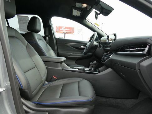 Certified 2025 Buick Envista Sport Touring w/ Convenience I Package image 16