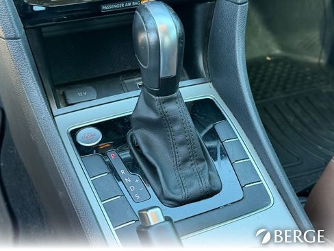 Used 2021 Volkswagen Passat 2.0T SE image 33