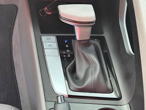 Used 2023 Hyundai Elantra SEL w/ Cargo Package image 25