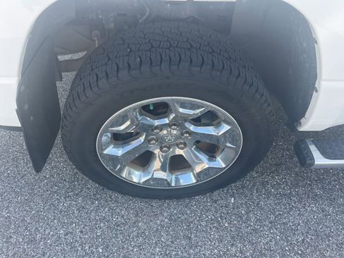 Used 2019 RAM 1500 Big Horn AWD/4WD image 9