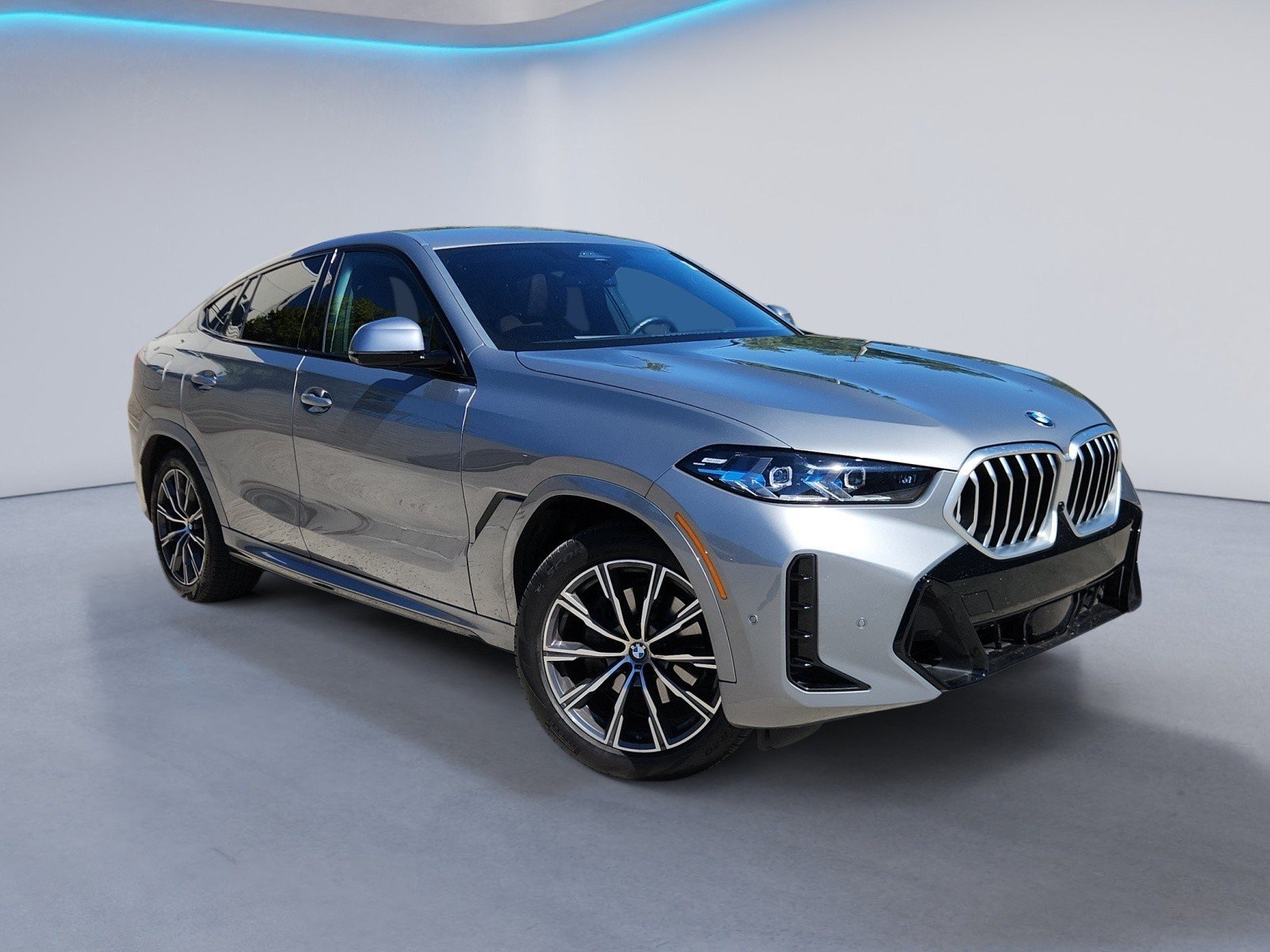 Used 2026 BMW X6 xDrive40i w/ Climate Comfort Package AWD/4WD image 2