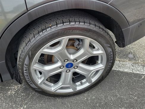 Used 2018 Ford Escape Titanium image 10