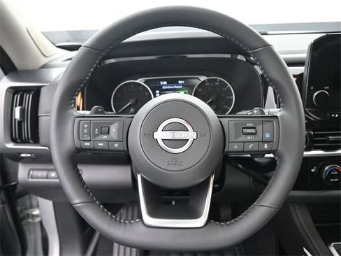 Used 2025 Nissan Pathfinder SL w/ SL Premium Package image 7