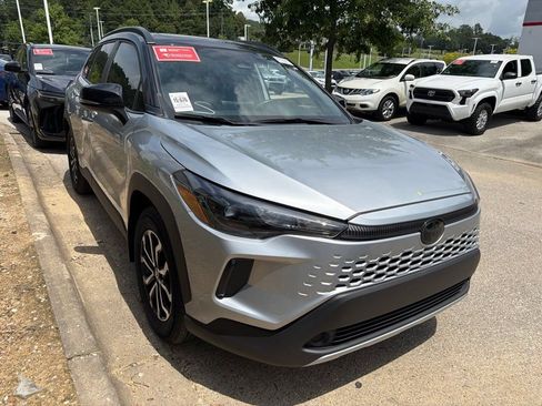 Used 2026 Toyota Corolla Cross AWD Hybrid w/ Moonroof Package image 4