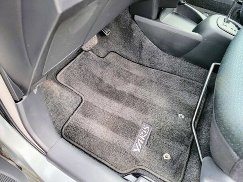 Used 2008 Toyota Yaris 2-Door Hatchback image 21