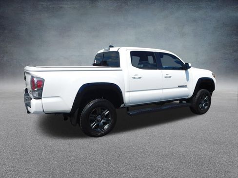 Used 2023 Toyota Tacoma TRD Sport AWD/4WD image 3