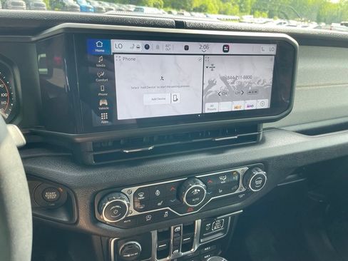 Used 2025 Jeep Wrangler Unlimited Sport AWD/4WD image 15