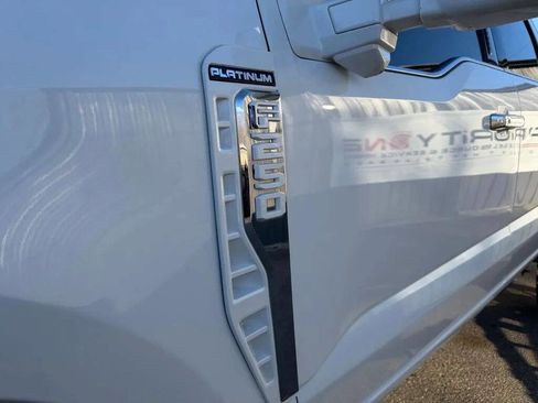 Used 2024 Ford F250 Platinum image 16