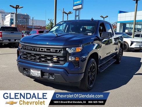 Used 2023 Chevrolet Silverado 1500 Custom image 3