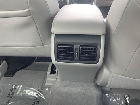 Used 2017 Toyota Camry XLE FWD image 23