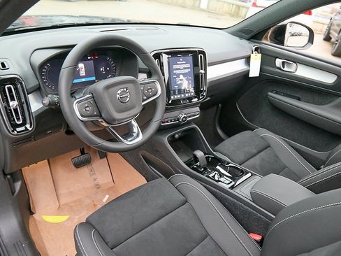 New 2026 Volvo XC40 B4 Plus w/ Climate Package image 13