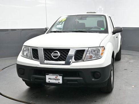 Used 2019 Nissan Frontier S image 2