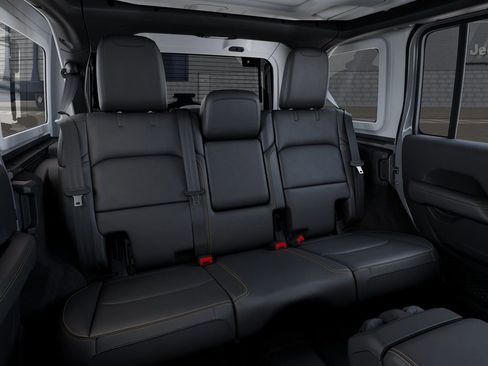 New 2026 Jeep Wrangler Unlimited Sahara AWD/4WD image 15