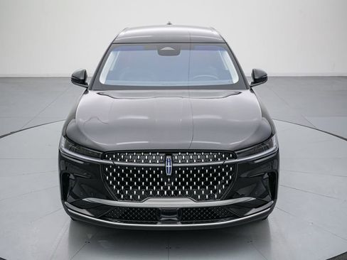 Used 2025 Lincoln Nautilus Premier AWD/4WD image 10