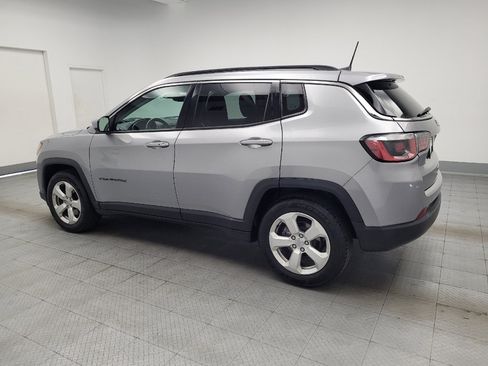 Used 2020 Jeep Compass Latitude w/ Cold Weather Group FWD image 3