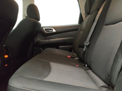 Used 2019 Nissan Pathfinder S FWD image 18