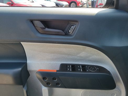 Used 2022 Ford Maverick XLT FWD image 17