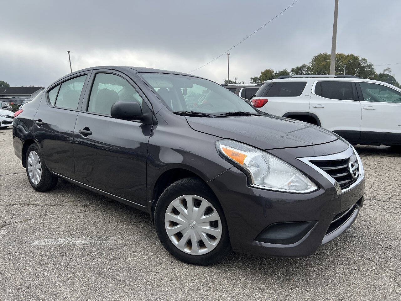Used 2015 Nissan Versa S Plus FWD image 2