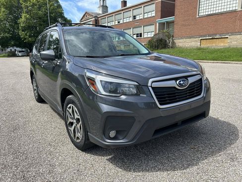 Used 2021 Subaru Forester Premium AWD/4WD image 6