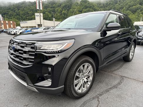 New 2026 Ford Explorer Active w/ Active Comfort Package AWD/4WD image 3