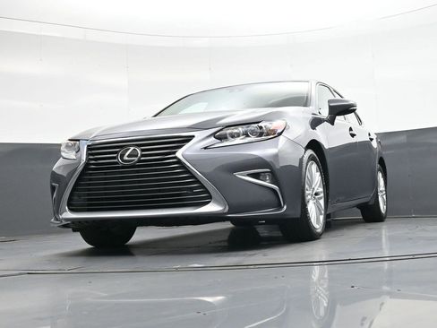 Used 2017 Lexus ES 350 w/ Premium Package FWD image 35