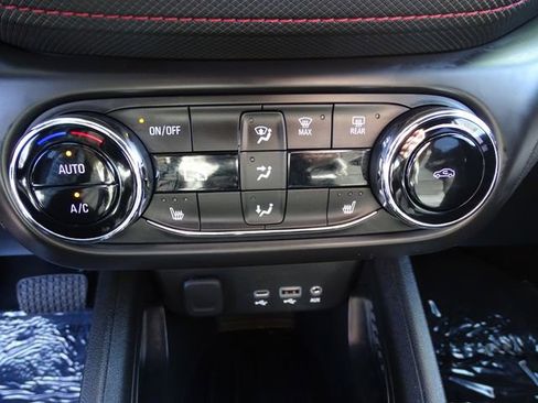 Used 2023 Chevrolet TrailBlazer RS w/ Convenience Package FWD image 12