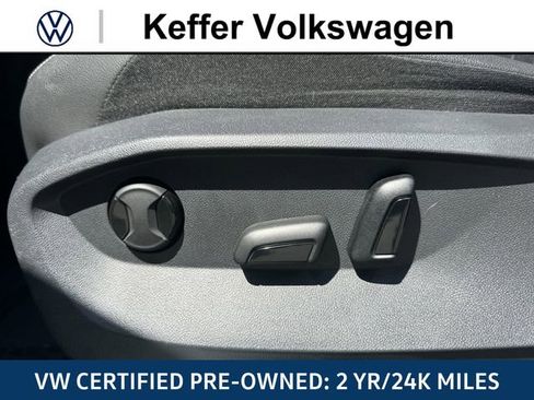 Certified 2023 Volkswagen Tiguan SE FWD image 15