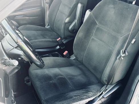 Used 2018 Dodge Grand Caravan SE FWD image 14
