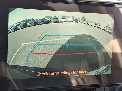 Used 2023 Toyota Highlander XLE image 29