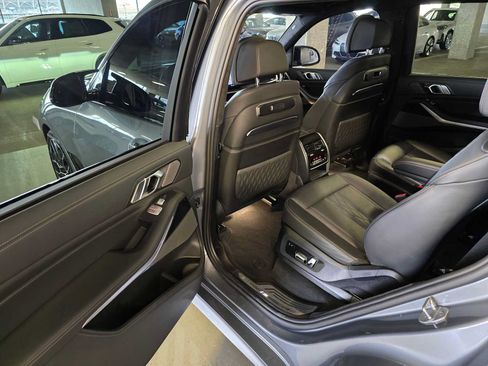 Used 2024 BMW X7 M60i w/ Climate Comfort Package AWD/4WD image 29