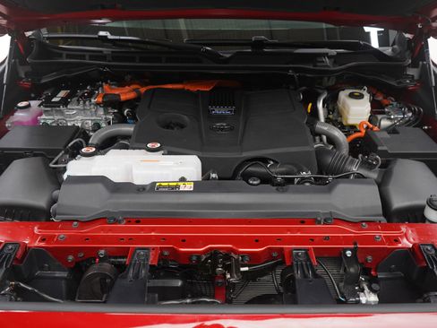 Used 2025 Toyota Tundra Limited image 30