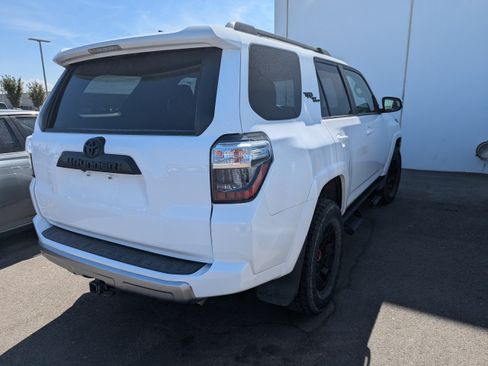 Used 2022 Toyota 4Runner TRD Off-Road Premium AWD/4WD image 6