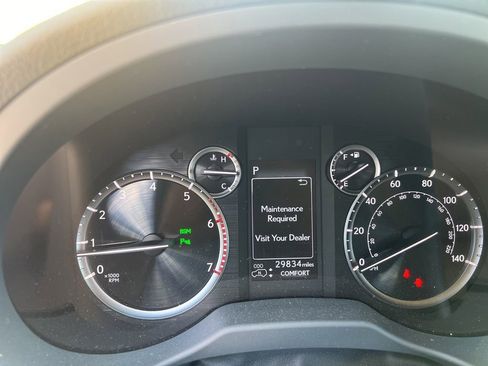 Used 2023 Lexus GX 460 Luxury w/ Sport Design Package AWD/4WD image 13