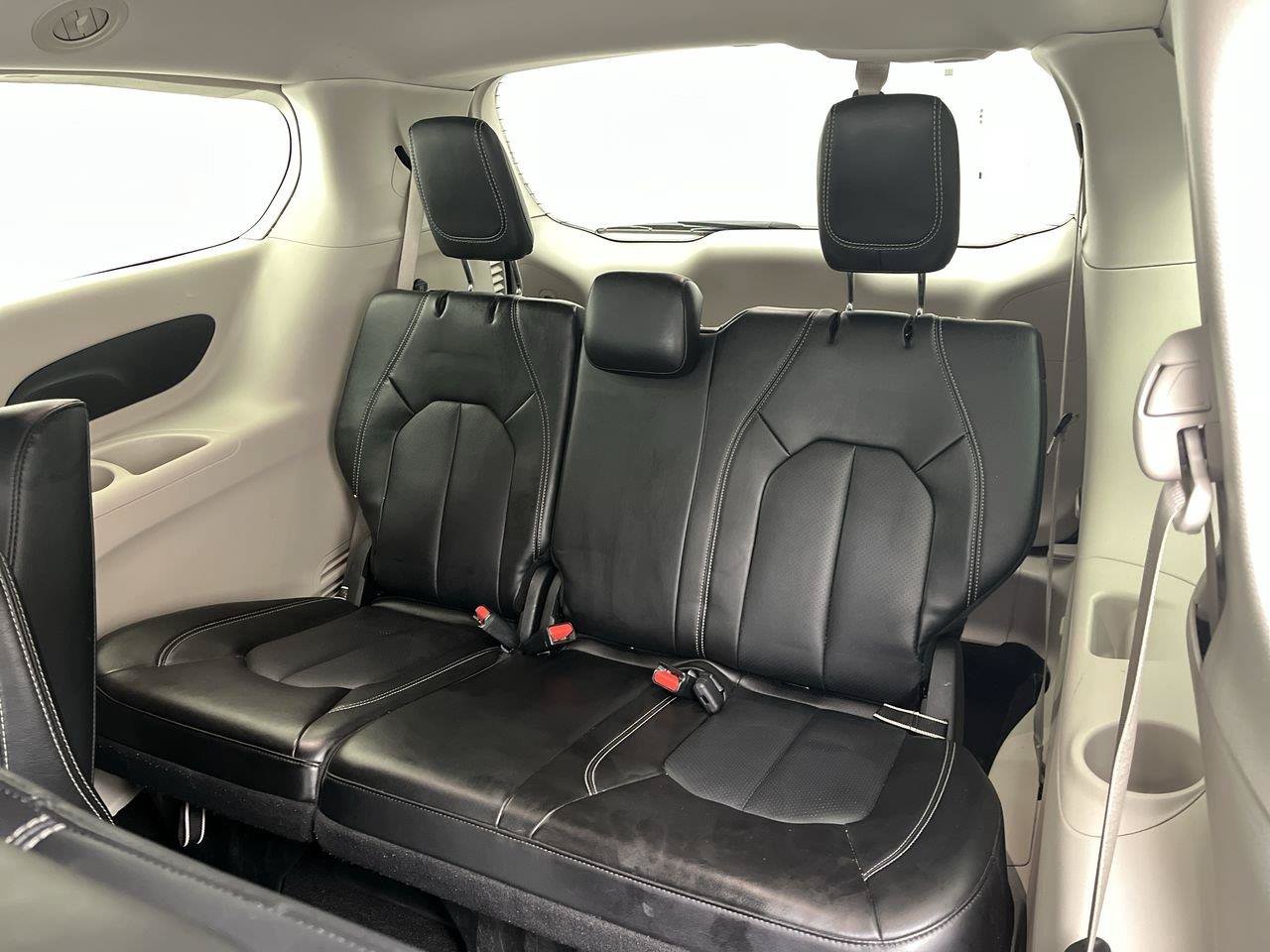 Used 2024 Chrysler Pacifica Limited FWD image 13