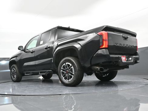 Certified 2025 Toyota Tacoma TRD Sport image 27