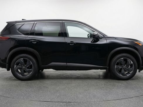 Used 2025 Nissan Rogue SV FWD image 11