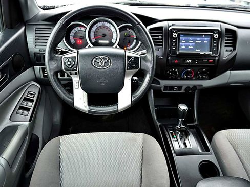 Used 2014 Toyota Tacoma PreRunner image 11