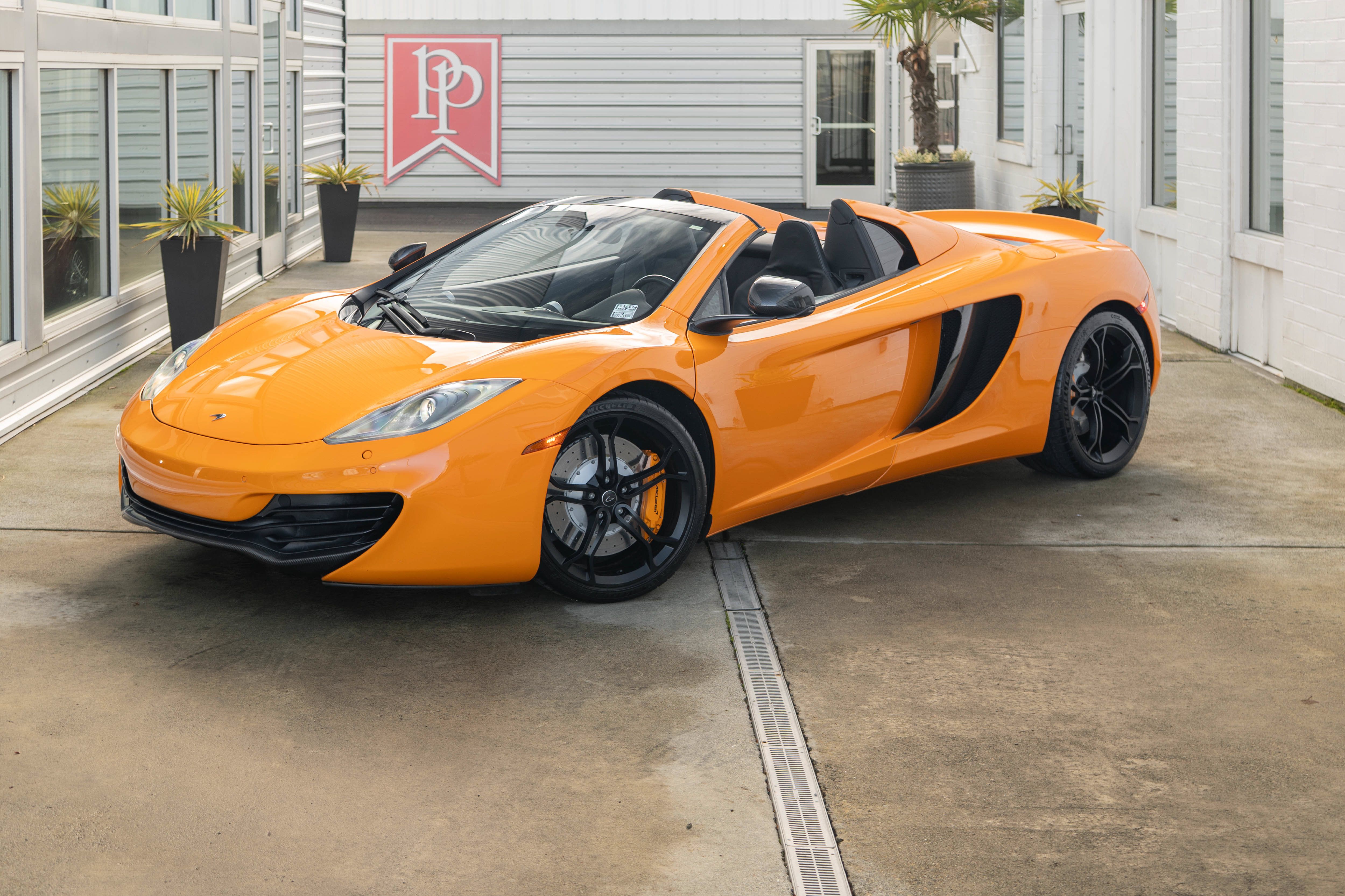 Used 2013 McLaren MP4-12C Spider RWD image 10