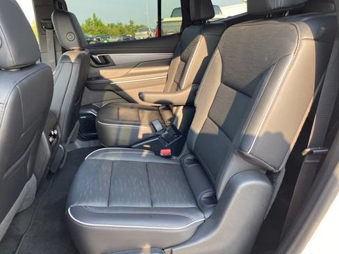 Used 2026 Buick Enclave Sport Touring AWD/4WD image 28
