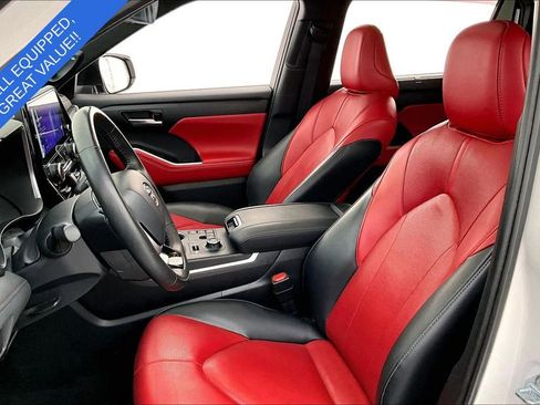 Used 2023 Toyota Highlander XSE image 34