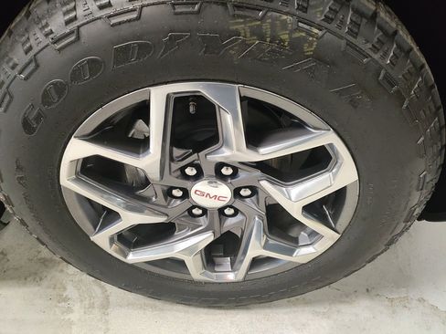 New 2026 GMC Sierra 1500 SLT w/ SLT Premium Plus Package image 4