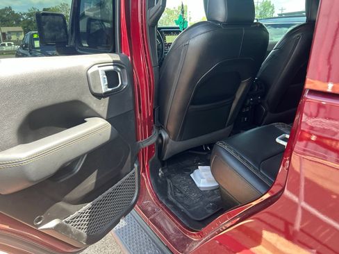Used 2021 Jeep Gladiator Overland AWD/4WD image 4