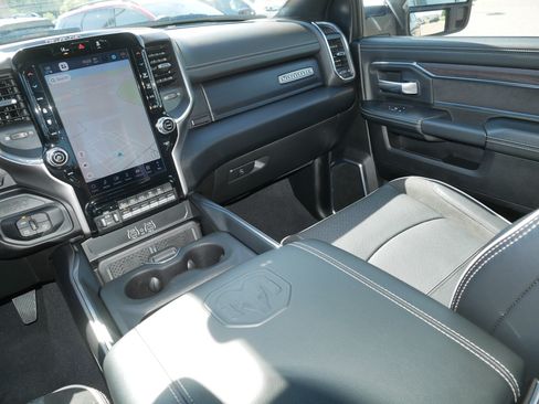 Used 2025 RAM 2500 Laramie AWD/4WD image 11