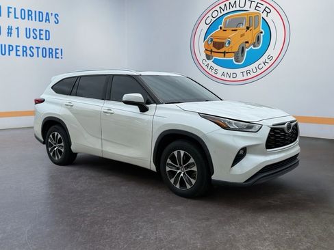 Used 2020 Toyota Highlander XLE FWD image 8