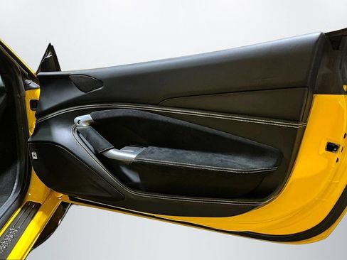 Used 2022 Ferrari F8 Tributo RWD image 22