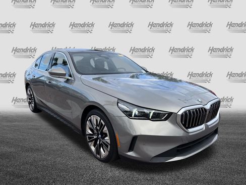 Certified 2026 BMW 540i xDrive AWD/4WD image 2